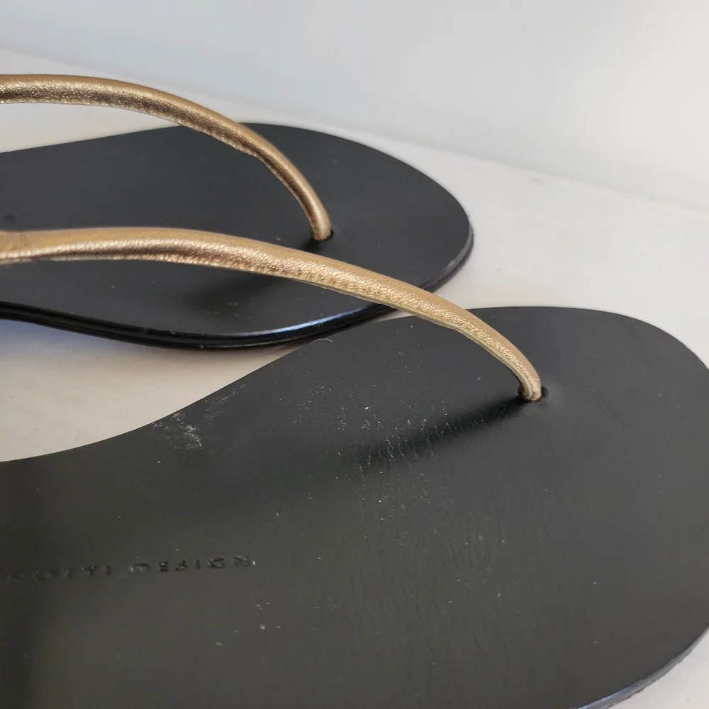GIUSEPPE ZANOTTI Leather T-Strap Sandals - Picture 7 of 11